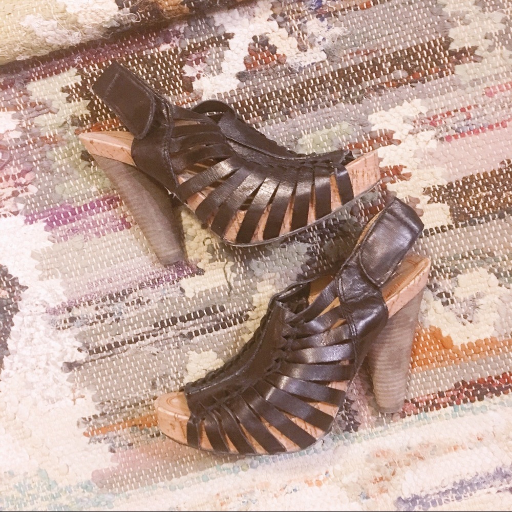 The Perfect Leather Strappy Sandal, 6 1/2